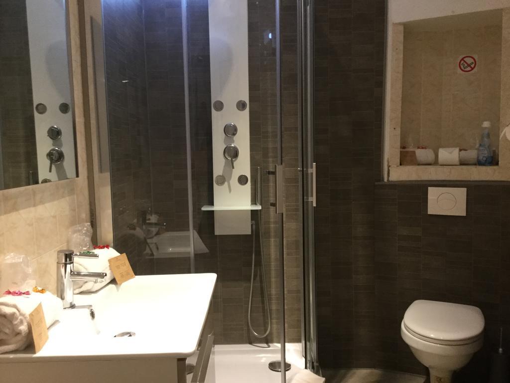 Hotel Restaurant Le 8 Mandelieu Zewnętrze zdjęcie