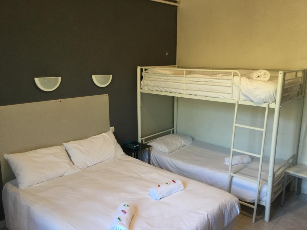Hotel Restaurant Le 8 Mandelieu Zewnętrze zdjęcie